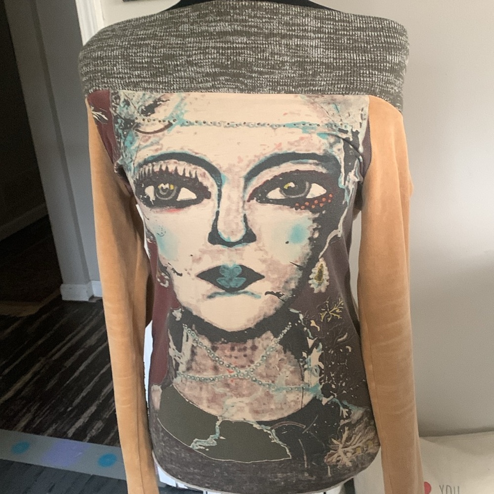 Simply Noelle Multicolor Graphic Off-Shoulder Long Sleeve Top